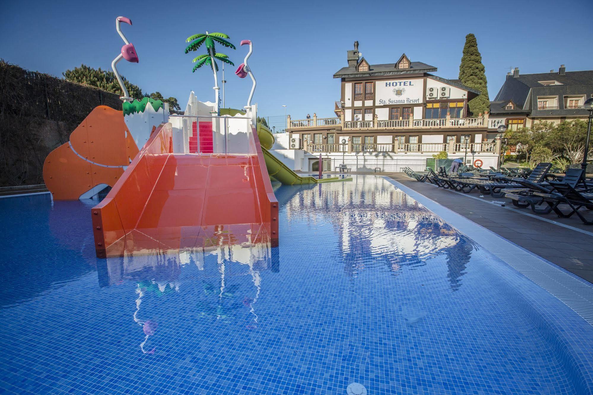 Hotell 94 With Outdoor Swimmingpool 3*